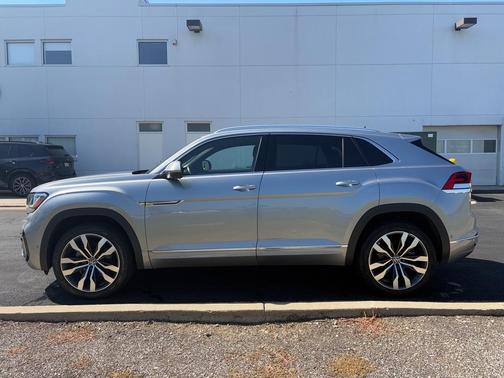 2023 Volkswagen Atlas Cross Sport 3.6L V6 SEL Premium R-Line