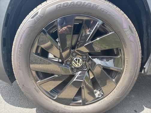 2025 Volkswagen Atlas 2.0T SE w/Technology 4MOTION