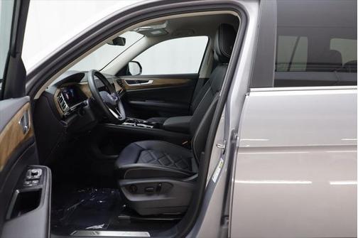 2025 Volkswagen Atlas 2.0T SE w/Technology 4MOTION