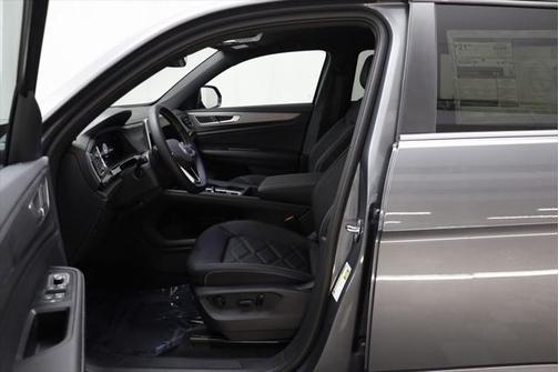 2025 Volkswagen Atlas Cross Sport 2.0T SE