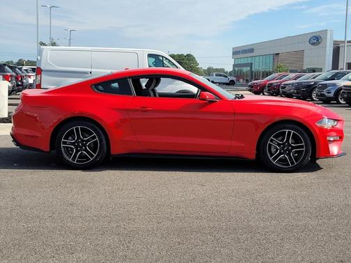 2020 Ford Mustang EcoBoost