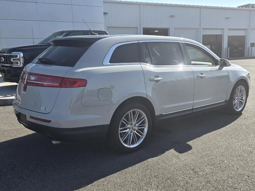 2019 Lincoln MKT Reserve