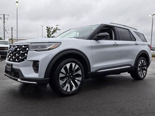 Space White Metallic 2026 Ford Explorer Platinum