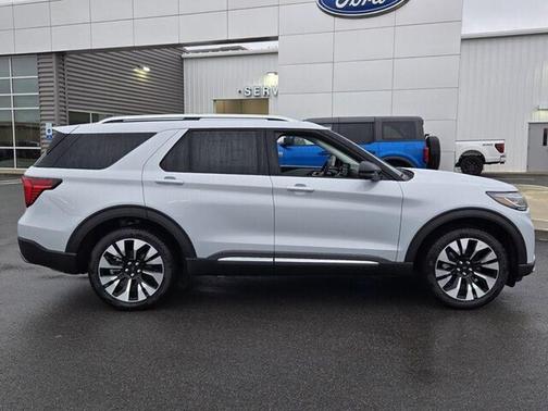 Space White Metallic 2026 Ford Explorer Platinum