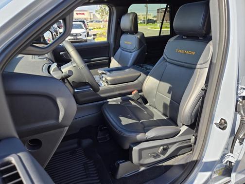 2025 Ford Expedition Tremor