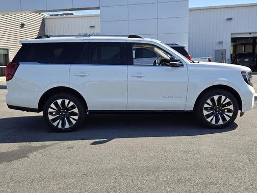 2025 Ford Expedition Platinum