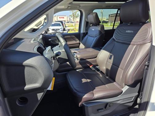 2025 Ford Expedition Platinum