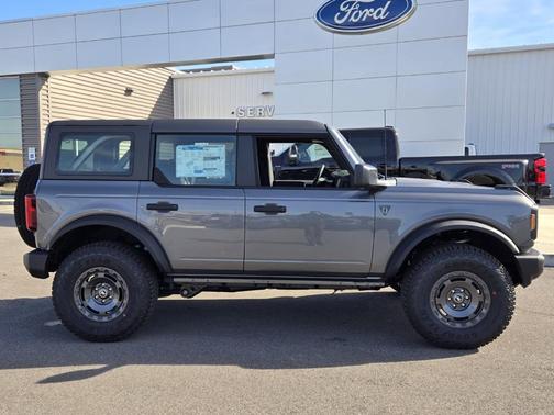 2025 Ford Bronco Base