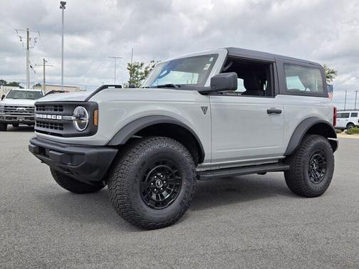 Avalanche Gray 2026 Ford Bronco Base
