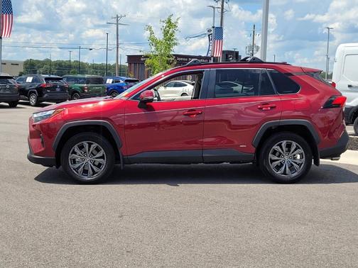 2024 Toyota RAV4 Hybrid XLE Premium