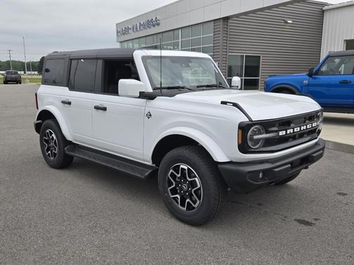 Oxford White 2026 Ford Bronco Outer Banks
