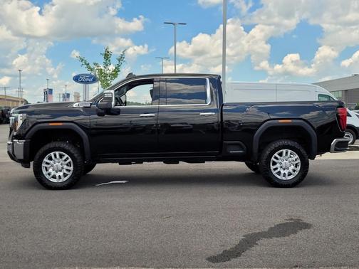 2024 GMC Sierra 2500 SLT