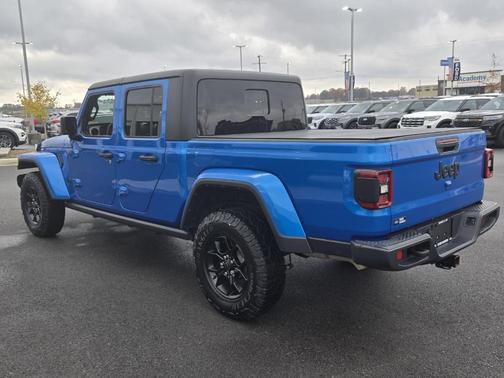 2024 Jeep Gladiator Sport