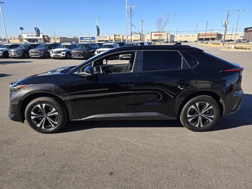2025 Toyota bZ4X XLE