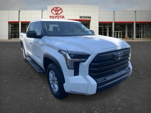 White 2024 Toyota Tundra SR5