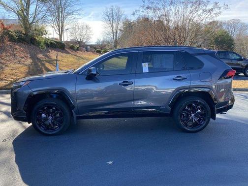 2025 Toyota RAV4 Hybrid SE