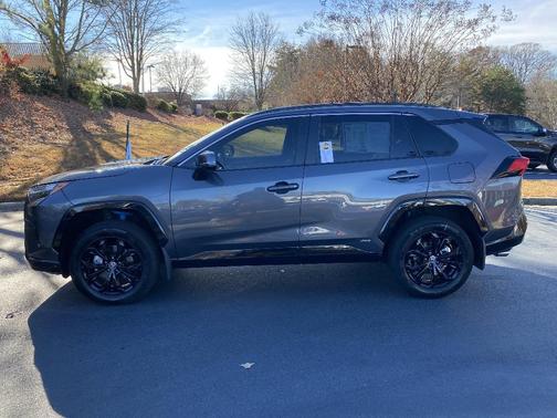 2025 Toyota RAV4 Hybrid SE