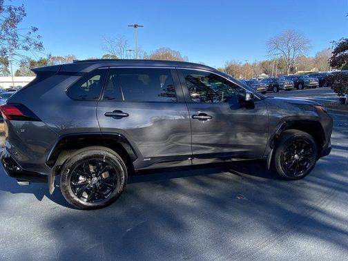 2025 Toyota RAV4 Hybrid SE