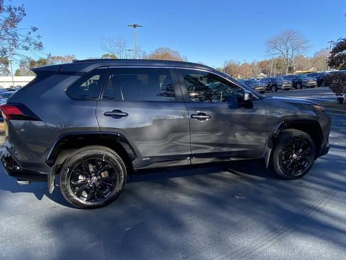 2025 Toyota RAV4 Hybrid SE