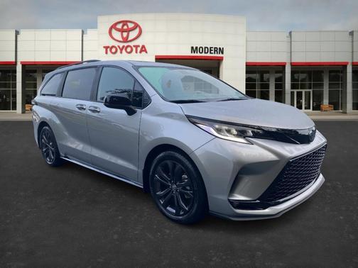 2025 Toyota Sienna XSE 7 Passenger