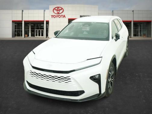 2025 Toyota Crown Signia XLE