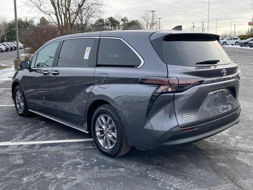 2025 Toyota Sienna XLE