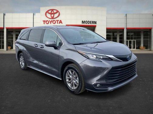 2025 Toyota Sienna XLE