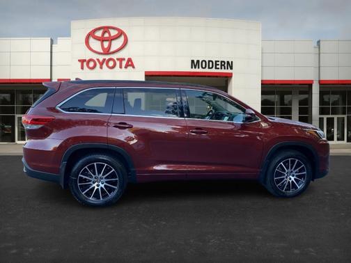 2017 Toyota Highlander SE