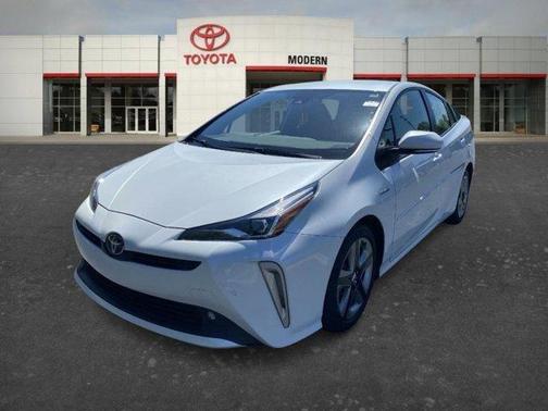 White 2022 Toyota Prius XLE