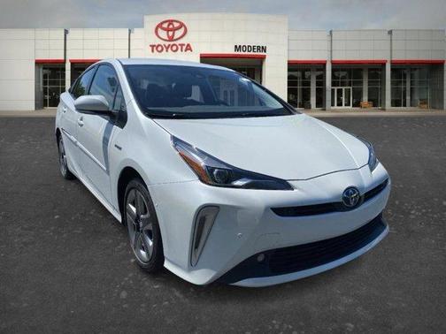 White 2022 Toyota Prius XLE