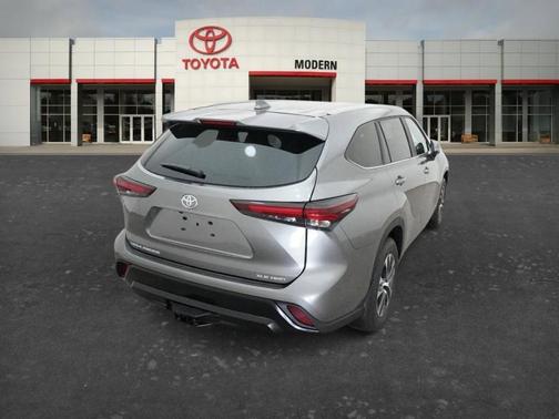 Gray 2026 Toyota Highlander XLE