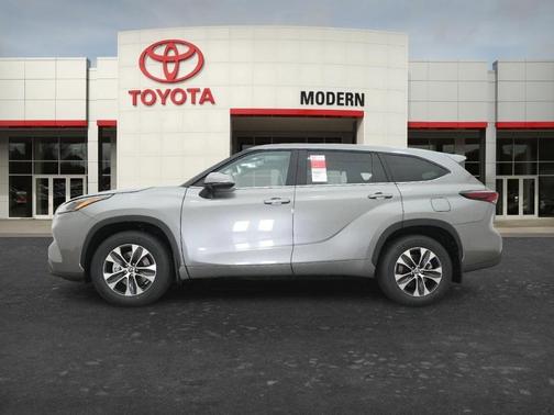 Gray 2026 Toyota Highlander XLE