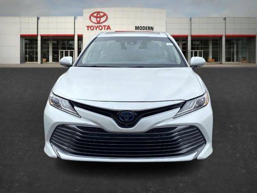 2020 Toyota Camry Hybrid XLE