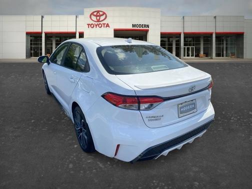 White 2022 Toyota Corolla SE