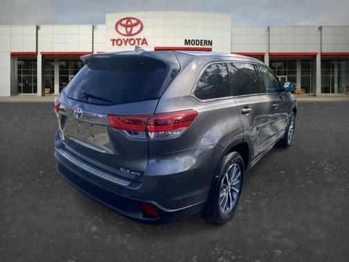 Gray 2018 Toyota Highlander Limited