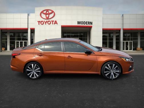 2022 Nissan Altima 2.5 SR