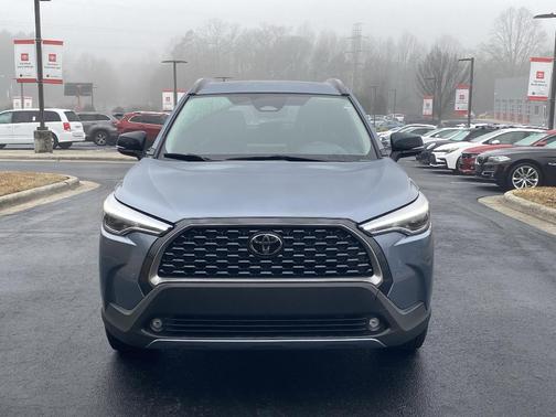 2025 Toyota Corolla Cross XLE