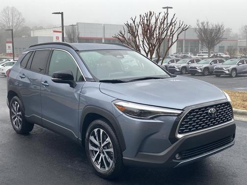 2025 Toyota Corolla Cross XLE