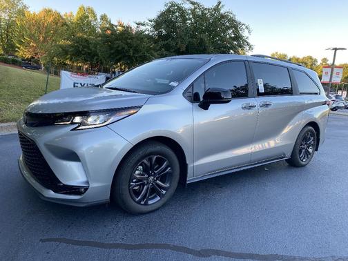 2025 Toyota Sienna XSE 7 Passenger