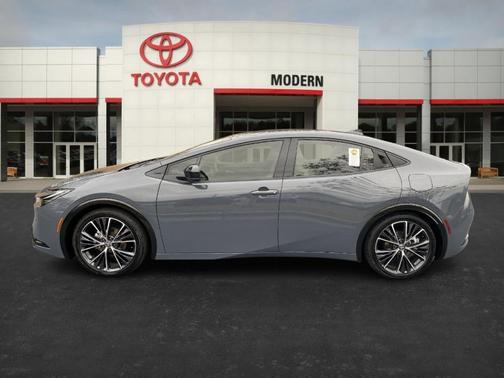 2024 Toyota Prius XLE