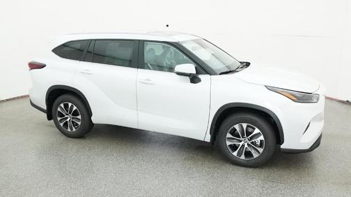 White 2026 Toyota Highlander XLE