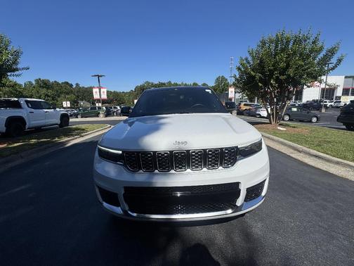 White 2023 Jeep Grand Cherokee L Summit