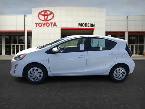 2016 Toyota Prius c One