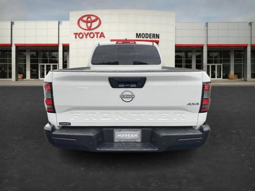 2025 Nissan Frontier S