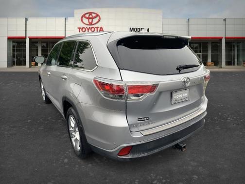 Silver 2015 Toyota Highlander Limited
