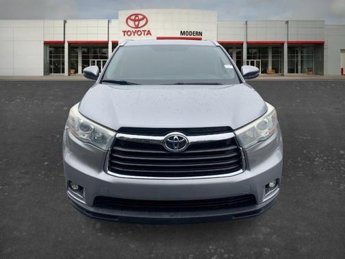 Silver 2015 Toyota Highlander Limited