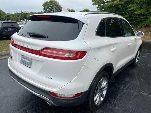 White 2018 Lincoln MKC Select