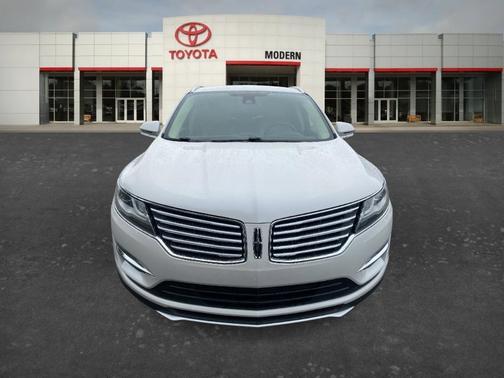 White 2018 Lincoln MKC Select