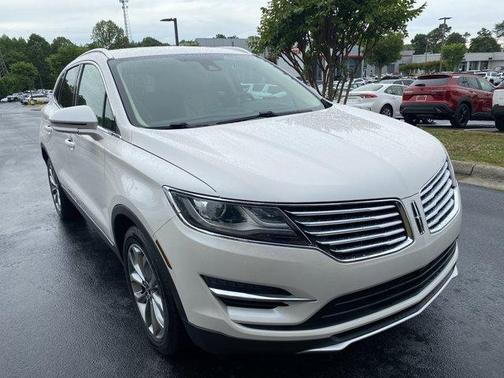 White 2018 Lincoln MKC Select