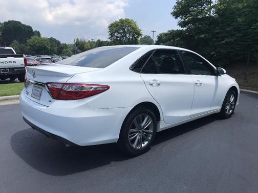 2017 Toyota Camry SE
